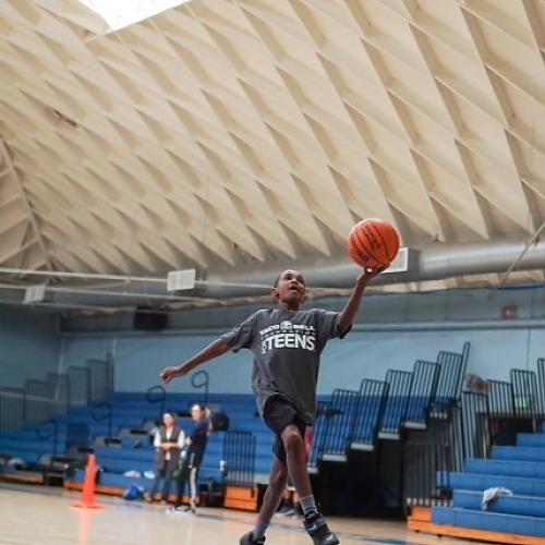 Find out about the charitable initiatives supported by Mercadel Basketball.